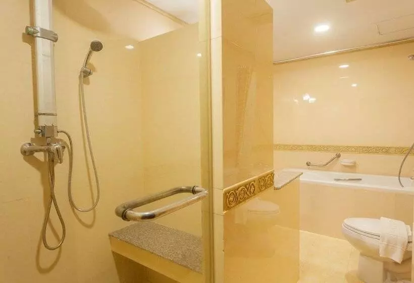 Отель The Airport Greenery