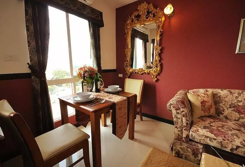 Отель The Airport Greenery