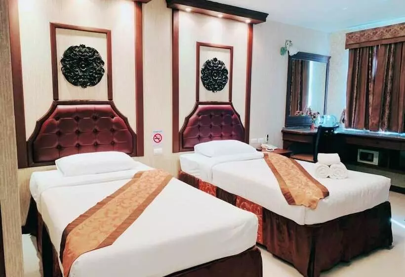 Отель The Airport Greenery