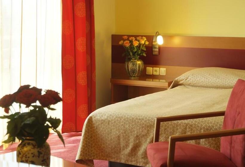 בית מלון כפרי Vila Emei