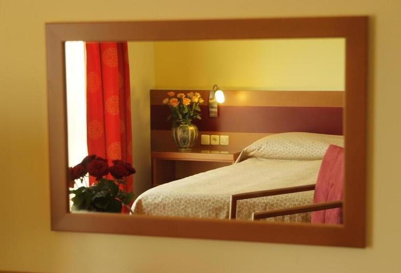 בית מלון כפרי Vila Emei