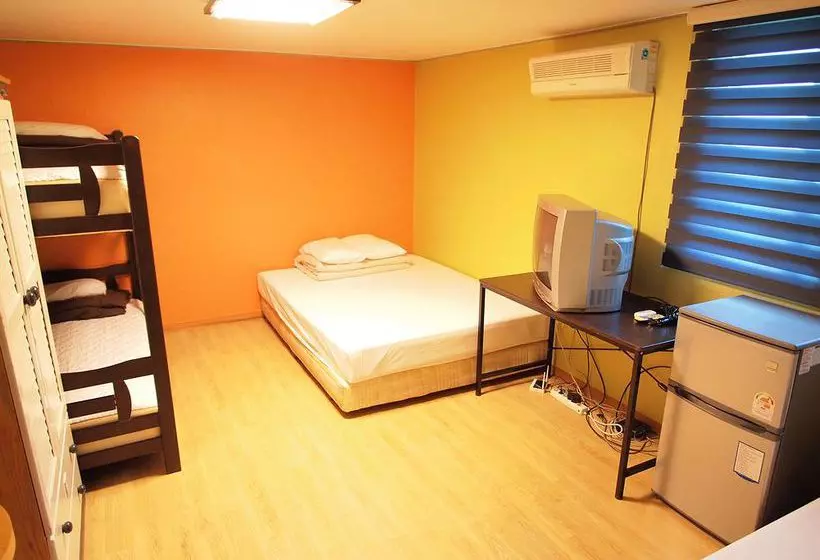 Shinchon Hostel