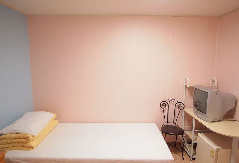Shinchon Hostel
