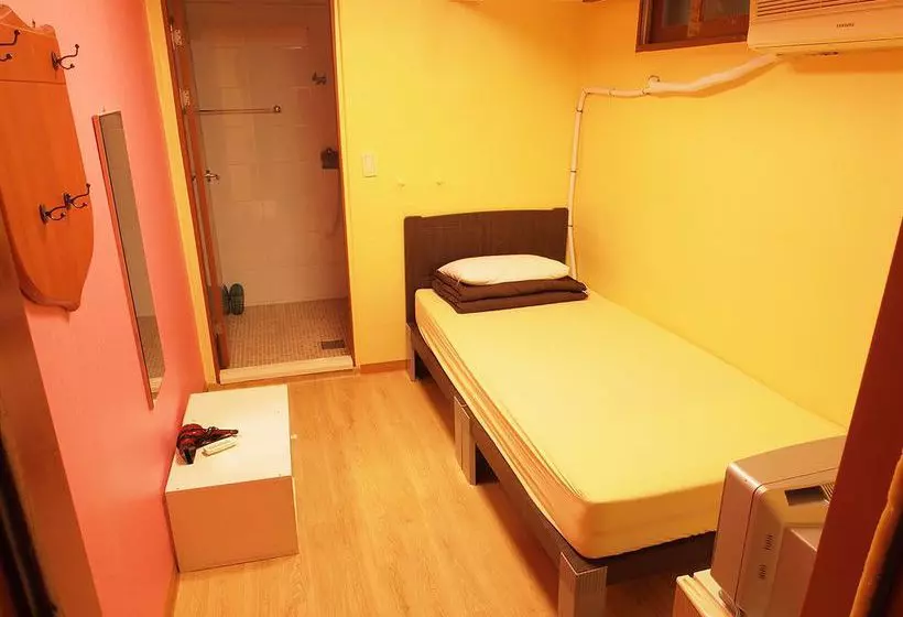 Shinchon Hostel
