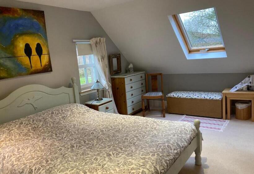 تختخواب و صبحانه Langside