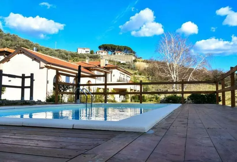 ホテル Agriturismo Peq Agri Resort Tovo