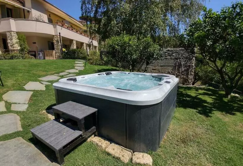 ホテル Agriturismo Peq Agri Resort Tovo
