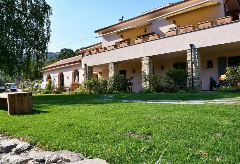 ホテル Agriturismo Peq Agri Resort Tovo