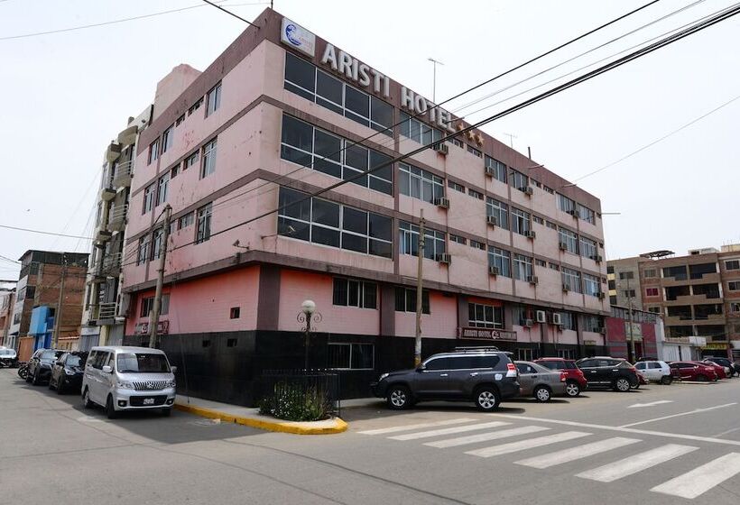 ホテル Aristi Chiclayo
