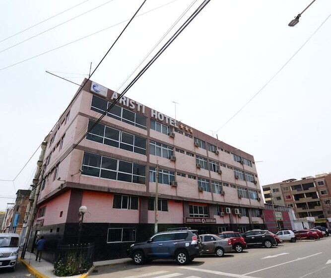 ホテル Aristi Chiclayo