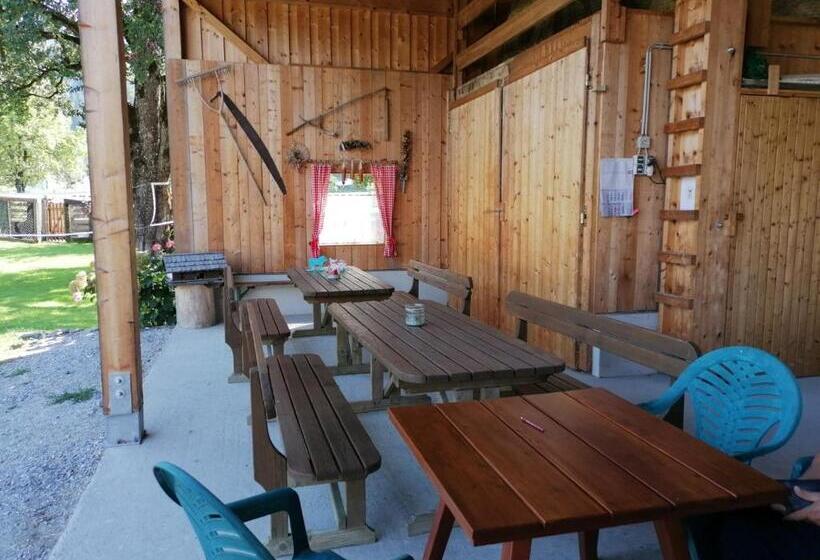 ホテル Bauernhof Katin