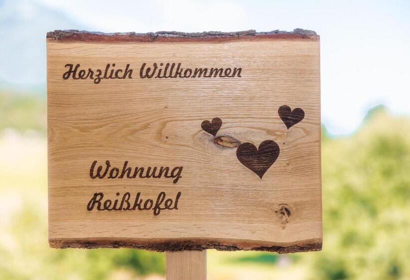 ホテル Bauernhof Katin