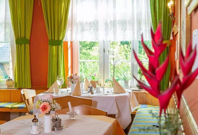 Hotelli Gasthof Zur Post