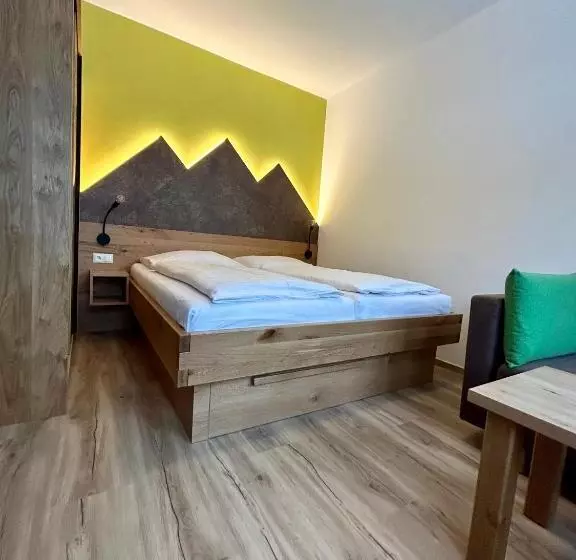 Hotelli Gasthof Zur Post