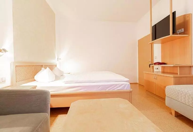 Hotelli Gasthof Zur Post