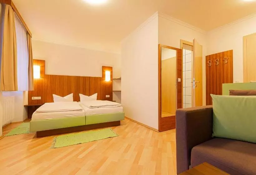 Hotelli Gasthof Zur Post