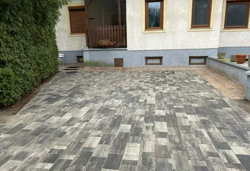 Majatalo Apartman Kata