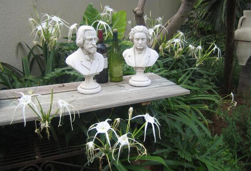 פנסיון Ponciana Superior Guesthouse