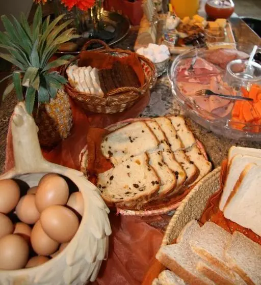 Majatalo Ponciana Superior Guesthouse