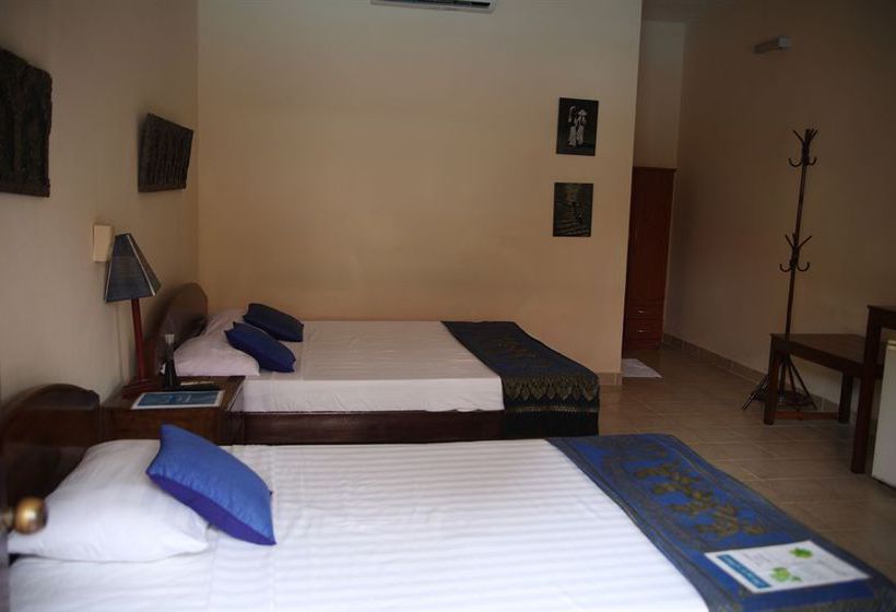 בית מלון כפרי Beach Club Resort