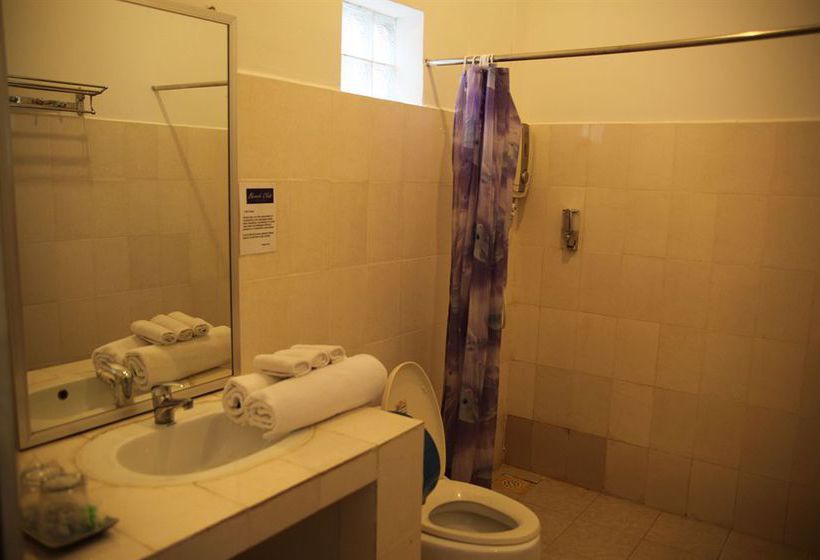 בית מלון כפרי Beach Club Resort