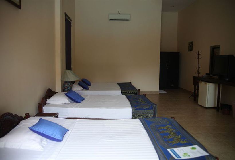 בית מלון כפרי Beach Club Resort