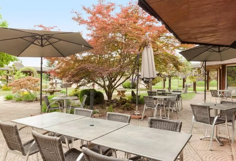 Отель Charme Hôtel Et Spa, Montbéliard Sud