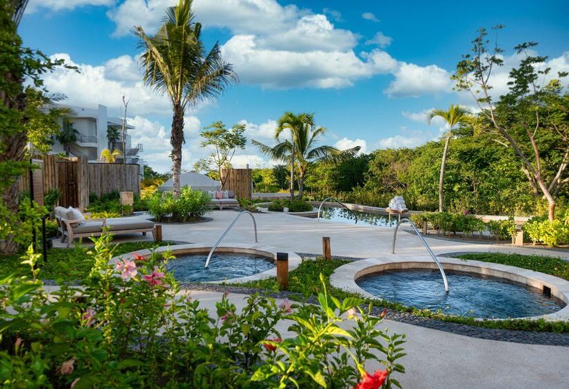 فندق Conrad Punta De Mita