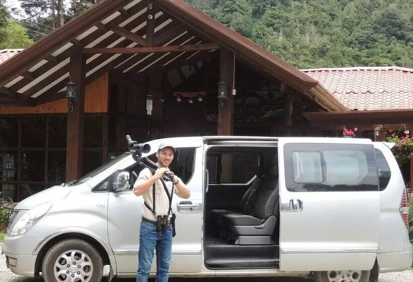 هتل De Montana Suria