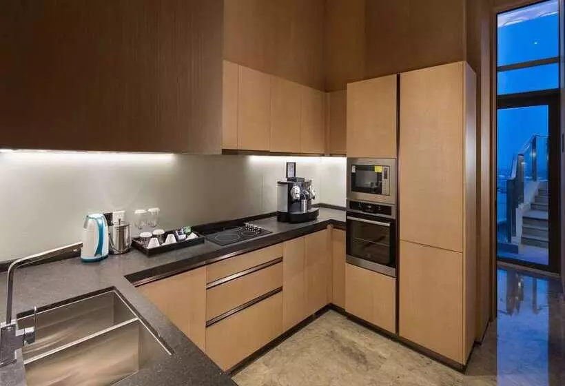 هتل Hilton Shenzhen Shekou Nanhai