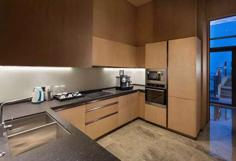 هتل Hilton Shenzhen Shekou Nanhai