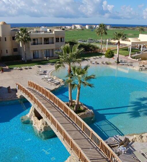 בית מלון כפרי Panareti Coral Bay Resort