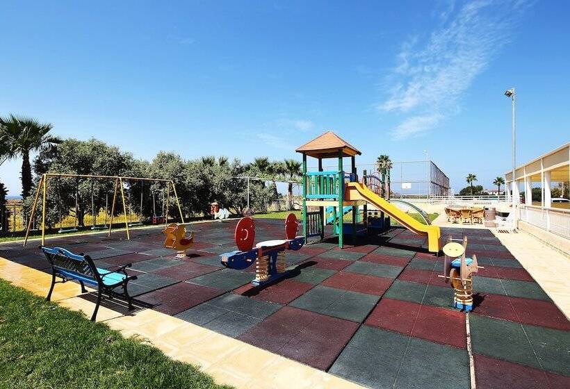 בית מלון כפרי Panareti Coral Bay Resort