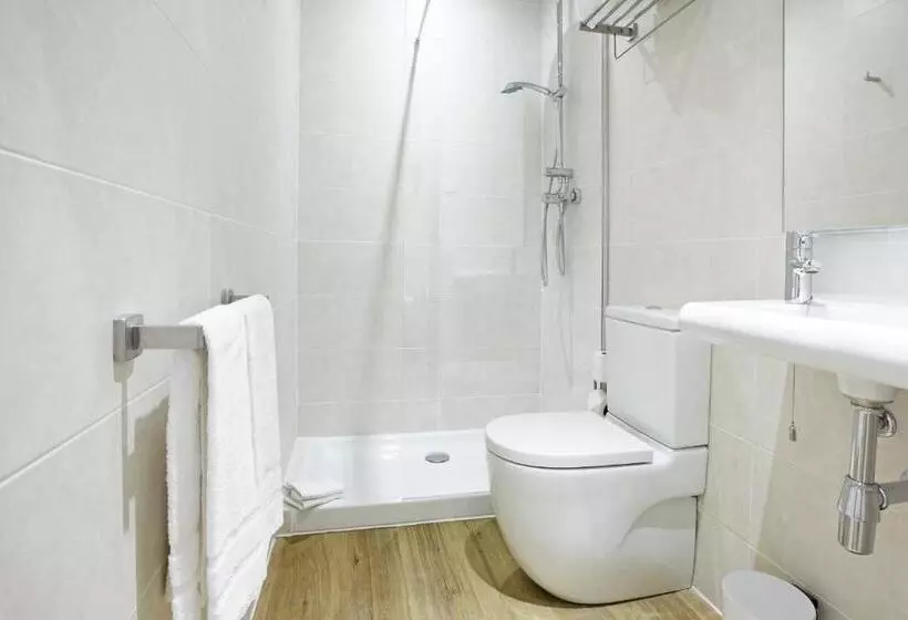 Отель Som Nit Born