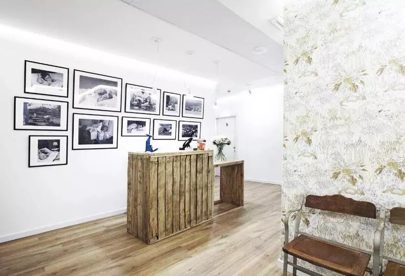 Отель Som Nit Born