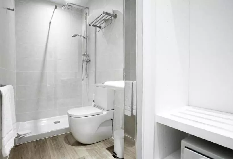 Отель Som Nit Born