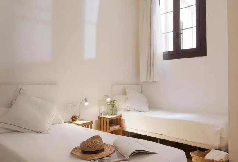 Отель Som Nit Born