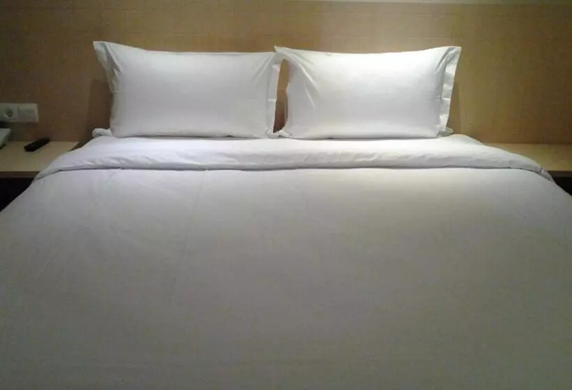 Zodiak Asia Afrika By Kagum Hotels