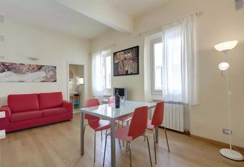 Novella E Giotto Apartments