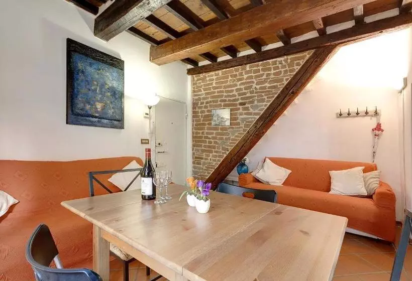 Novella E Giotto Apartments