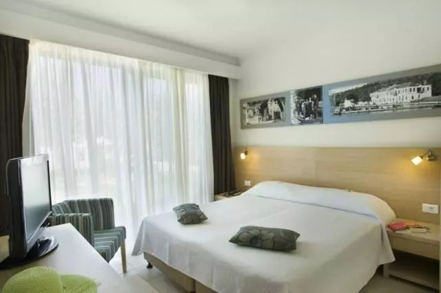 Alea Hotel & Suites