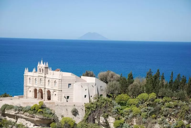تختخواب و صبحانه Blu Tropea Maison