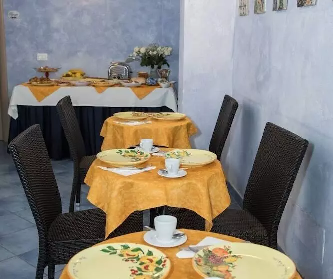 تختخواب و صبحانه Blu Tropea Maison