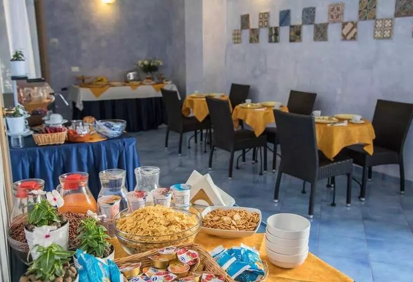 تختخواب و صبحانه Blu Tropea Maison
