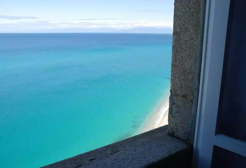 تختخواب و صبحانه Blu Tropea Maison