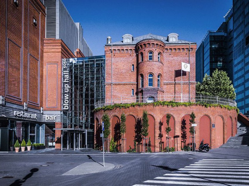 هتل Blow Up Hall 5050