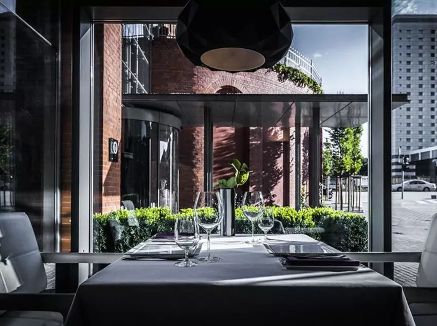 Hotelli Blow Up Hall 5050