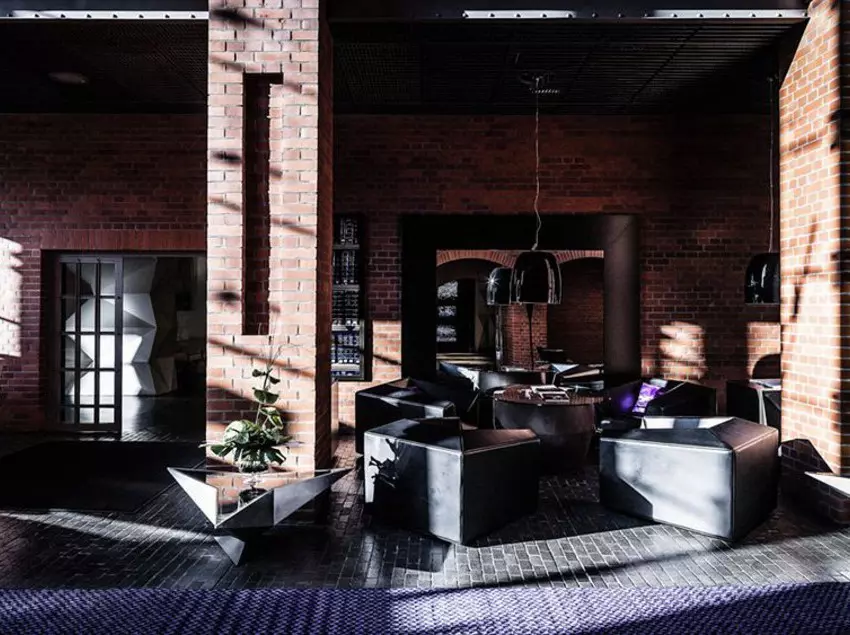 Hotelli Blow Up Hall 5050