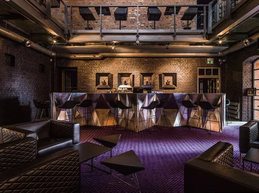 Hotelli Blow Up Hall 5050