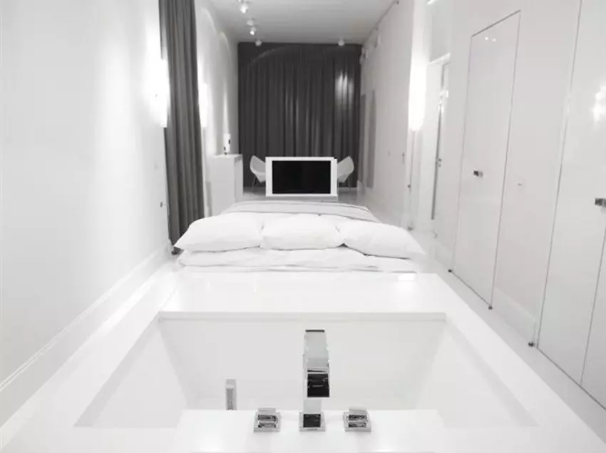 Hotelli Blow Up Hall 5050